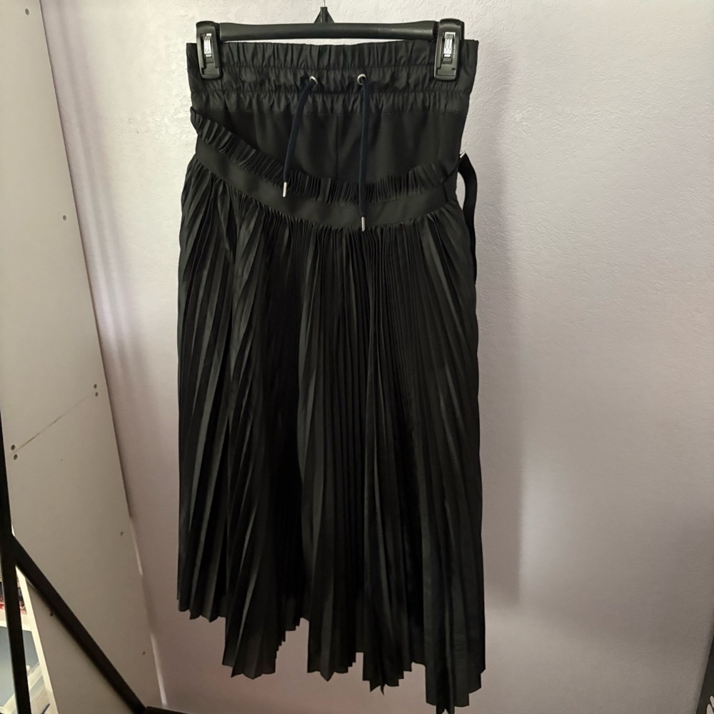 NIKE x SACAI sz XXS Black Pleated Skirt Overlay w/ Elastic Waist Shorts  2015